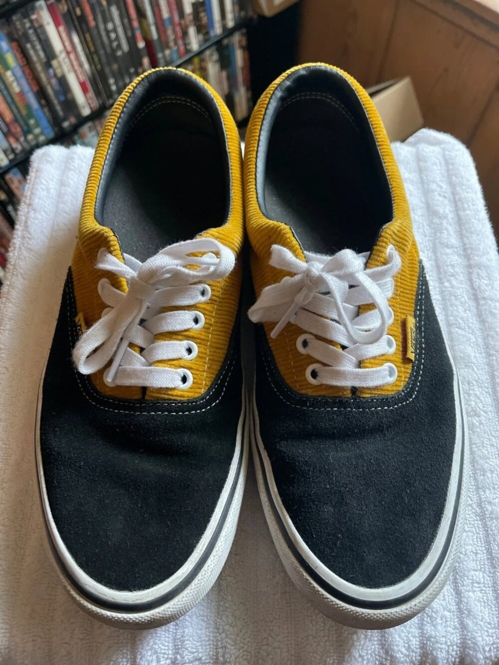 Vans Mens Era Pro Corduroy Black Yolk Yellow Suede Skateboard Shoes - Size 10